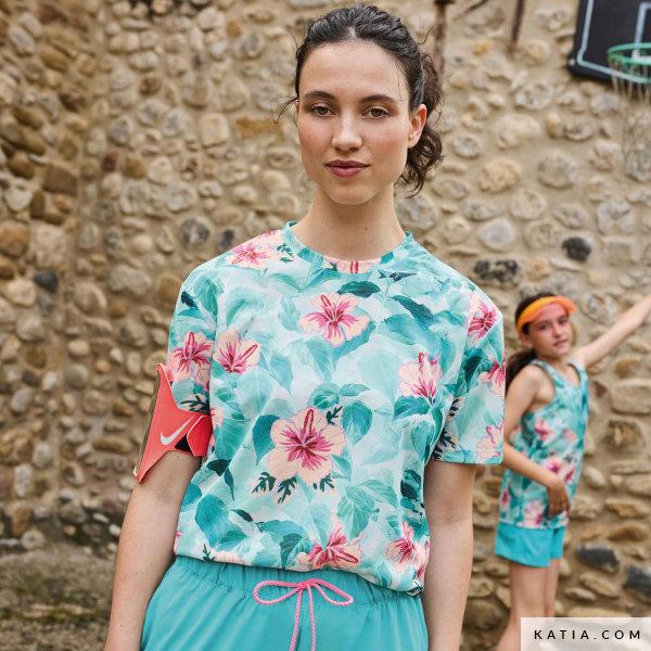 Sportstoff mit tropischem Hibiskusmuster